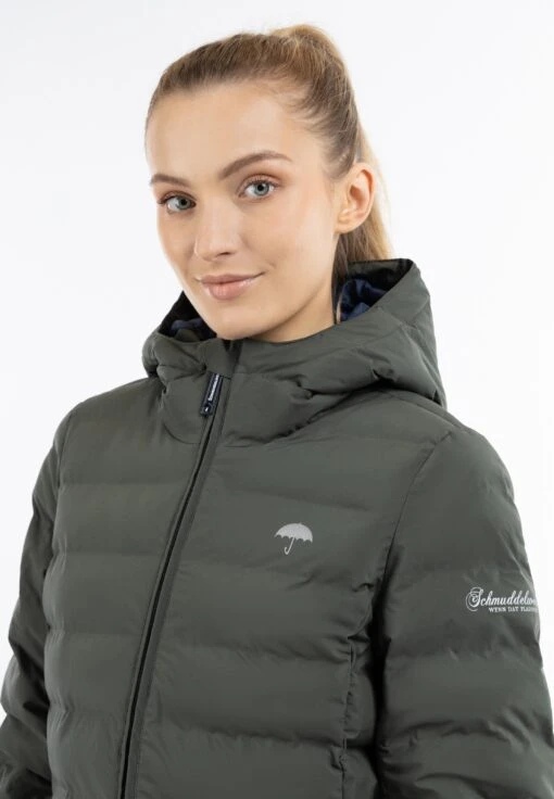 Schmuddelwedda Winterjacken Winterjacke Frauen Oliv -Schmuddelwedda 5f19af276d4f4e0c339953227e50d25f scaled